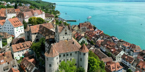 Aussicht auf die Burg Meersburg und den Bodensee