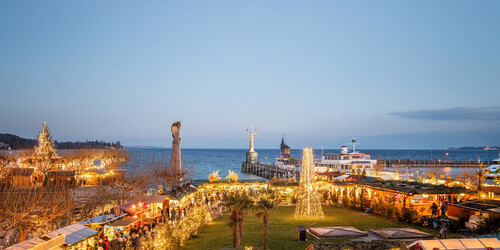 Weihnachtsmarkt am See Konstanz Konzil Vorplatz | © Dagmar Schwelle